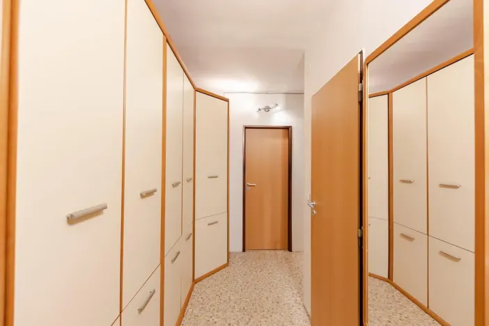 Pronájem bytu 2+kk, Praha - Kobylisy, Rajmonova, 66 m2