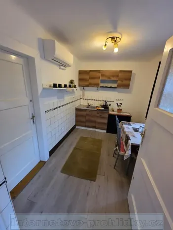 Pronájem ubytování, Praha - Modřany, Pod sady, 16 m2
