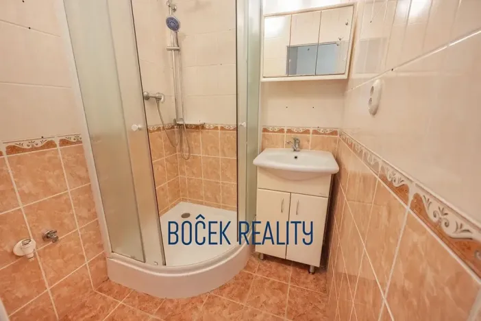 Prodej bytu 3+1, Komárov, Mládežnická, 65 m2