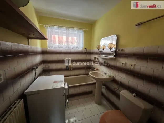 Prodej rodinného domu, Karlovice, 614 m2