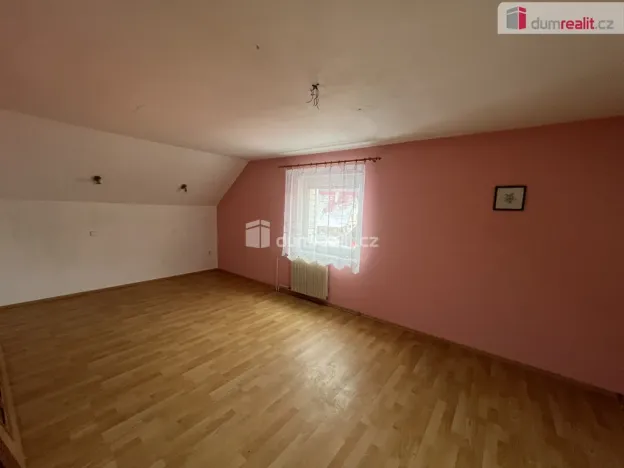 Prodej rodinného domu, Karlovice, 614 m2