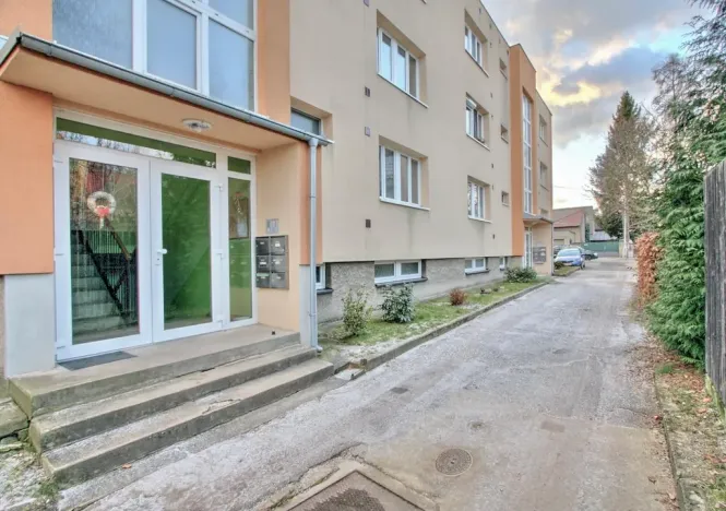 Prodej bytu 3+1, Řevnice, Legií, 60 m2