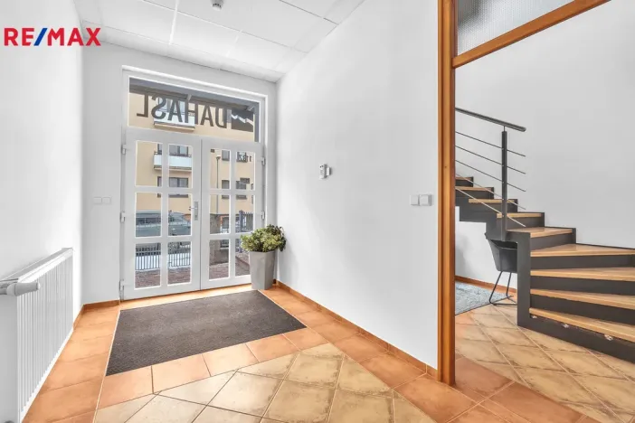 Pronájem kanceláře, Hradec Králové - Slezské Předměstí, Sládkova, 170 m2