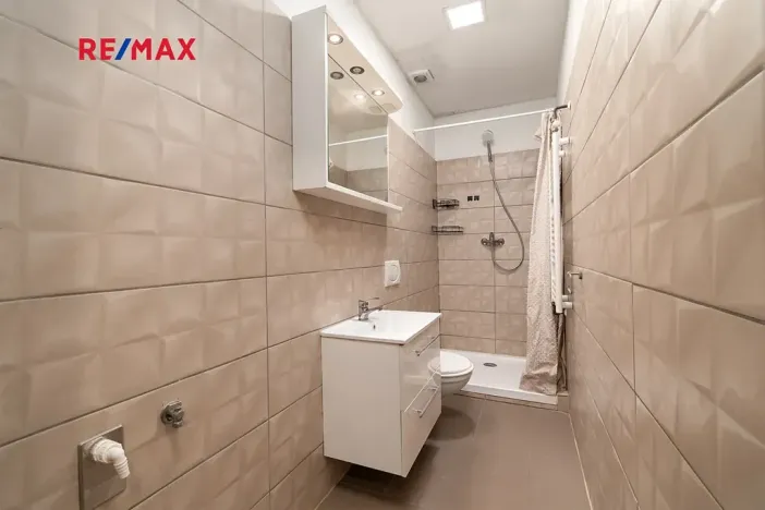 Pronájem bytu 2+kk, Plzeň, Skvrňanská, 37 m2