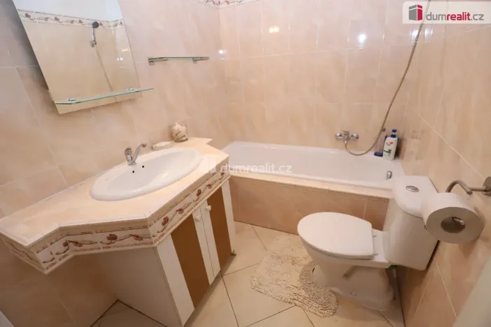 Pronájem bytu 2+kk, Karlovy Vary, Stará Louka, 60 m2