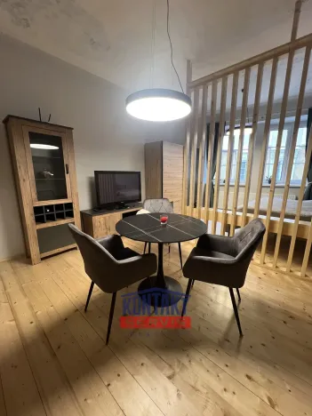 Pronájem bytu 1+kk, Jindřichův Hradec, Svatojánská, 34 m2