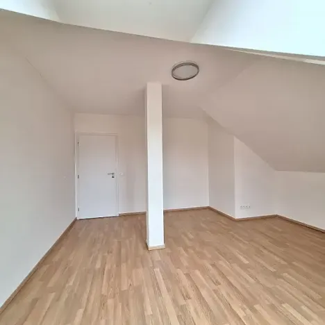 Pronájem bytu 3+kk, Praha, Podbělohorská, 105 m2