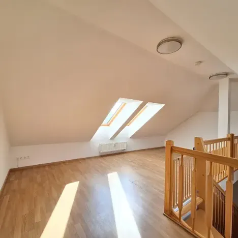 Pronájem bytu 3+kk, Praha, Podbělohorská, 105 m2
