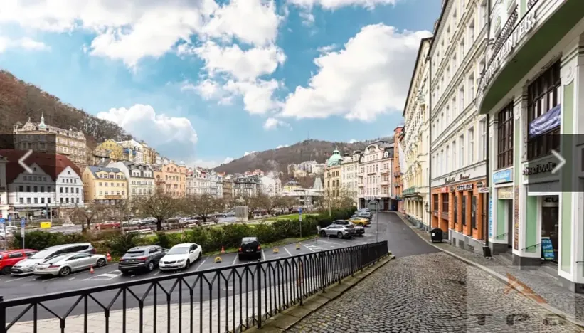 Prodej obchodního prostoru, Karlovy Vary, Divadelní náměstí, 100 m2