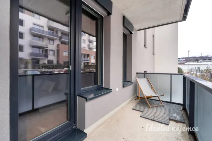 Pronájem bytu 1+kk, Praha - Hloubětín, Waltariho, 37 m2