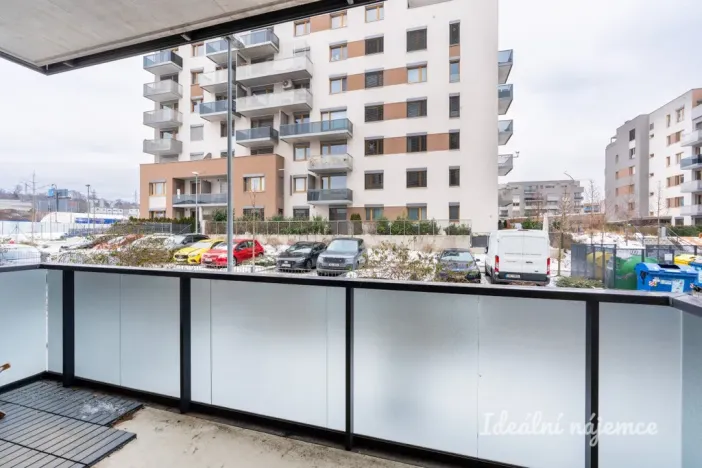 Pronájem bytu 1+kk, Praha - Hloubětín, Waltariho, 37 m2