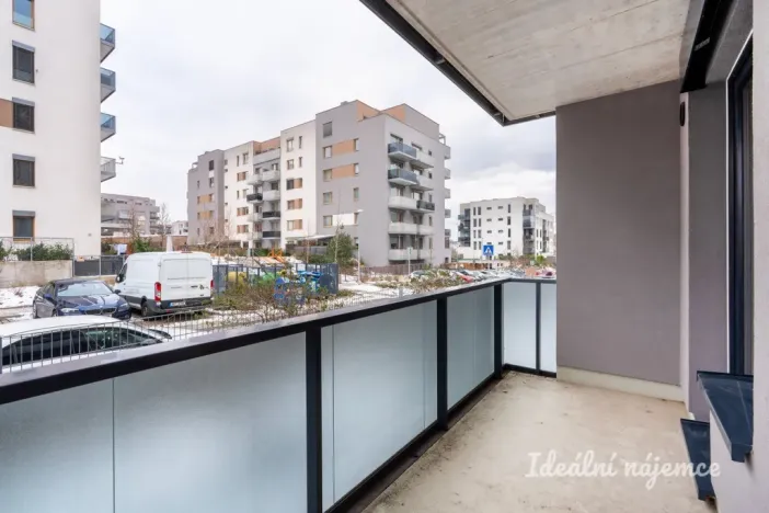 Pronájem bytu 1+kk, Praha - Hloubětín, Waltariho, 37 m2