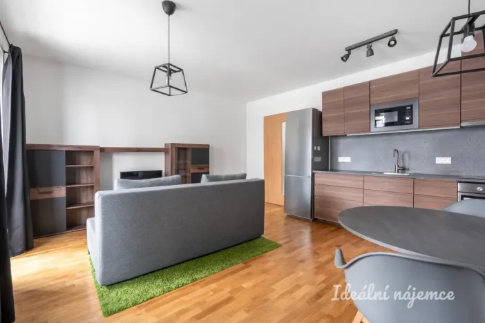 Pronájem bytu 1+kk, Praha - Hloubětín, Waltariho, 37 m2