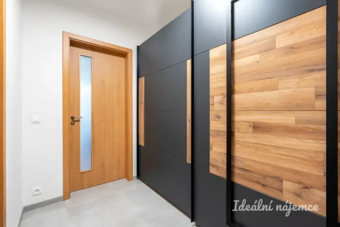 Pronájem bytu 1+kk, Praha - Hloubětín, Waltariho, 37 m2