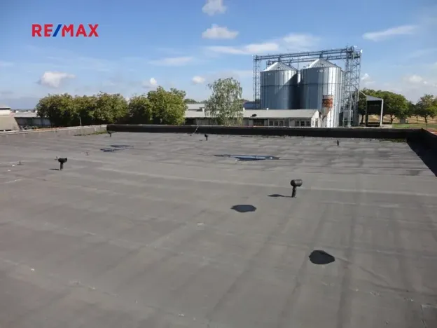 Prodej obchodního prostoru, Oskořínek, Chlebská, 1600 m2