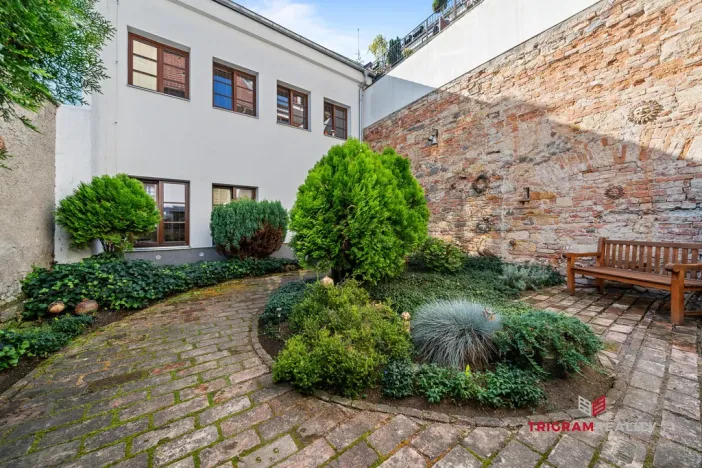 Pronájem bytu 2+kk, Hradec Králové, Dlouhá, 38 m2