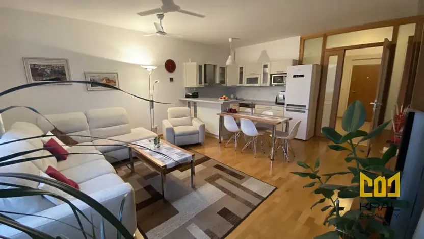 Pronájem bytu 2+kk, Praha - Prosek, Valečovská, 68 m2