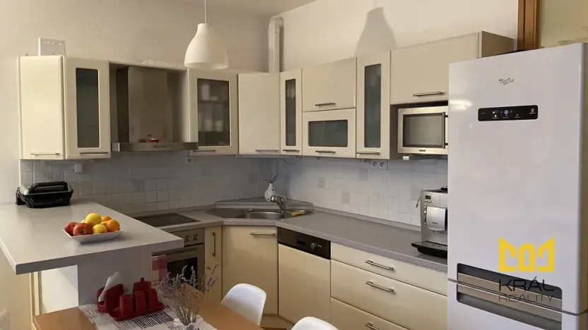 Pronájem bytu 2+kk, Praha - Prosek, Valečovská, 68 m2