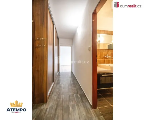 Pronájem bytu 2+1, Třeboň - Třeboň II, Souběžná, 47 m2