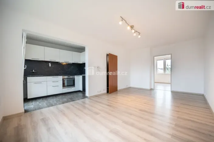 Pronájem bytu 2+1, Třeboň - Třeboň II, Souběžná, 47 m2