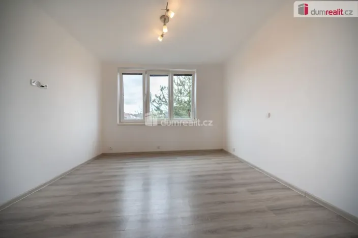 Pronájem bytu 2+1, Třeboň - Třeboň II, Souběžná, 47 m2