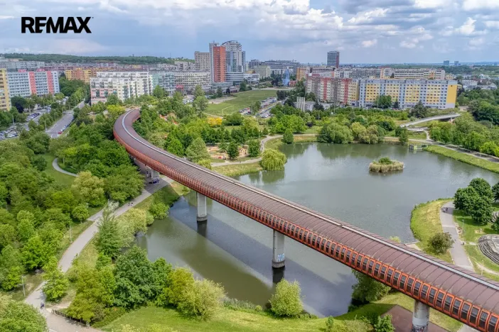 Prodej obchodního prostoru, Praha - Stodůlky, Sluneční náměstí, 109 m2