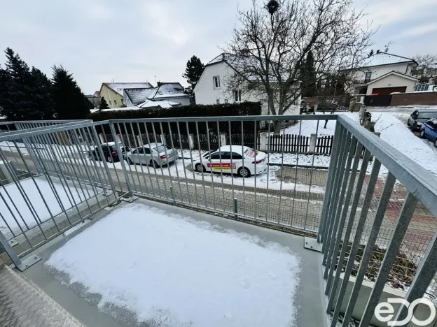 Pronájem bytu 1+kk, Praha - Hostavice, Českobrodská, 31 m2