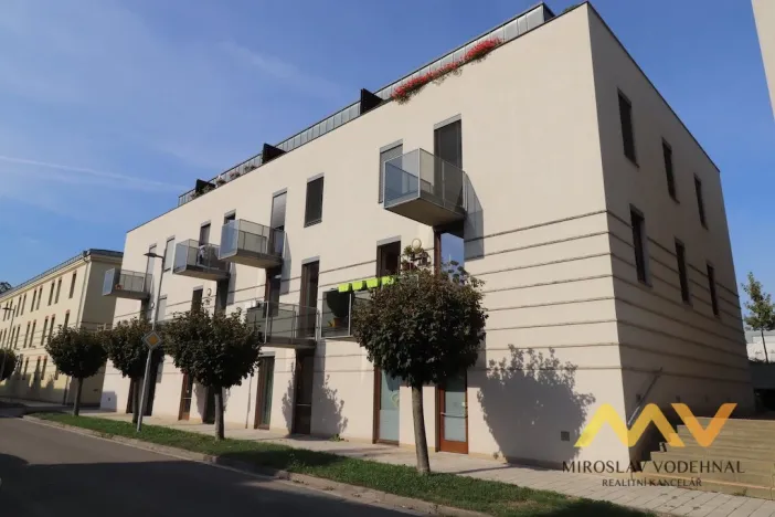 Pronájem bytu 2+kk, Hradec Králové, Balbínova, 45 m2