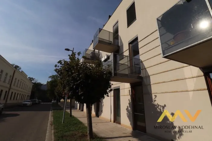 Pronájem bytu 2+kk, Hradec Králové, Balbínova, 45 m2