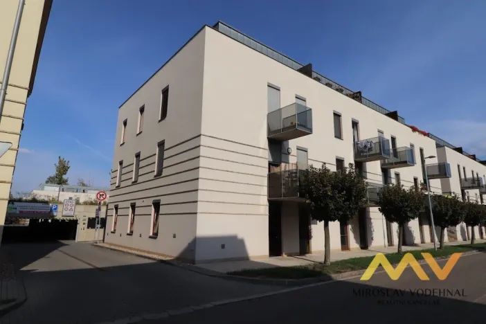 Pronájem bytu 2+kk, Hradec Králové, Balbínova, 45 m2