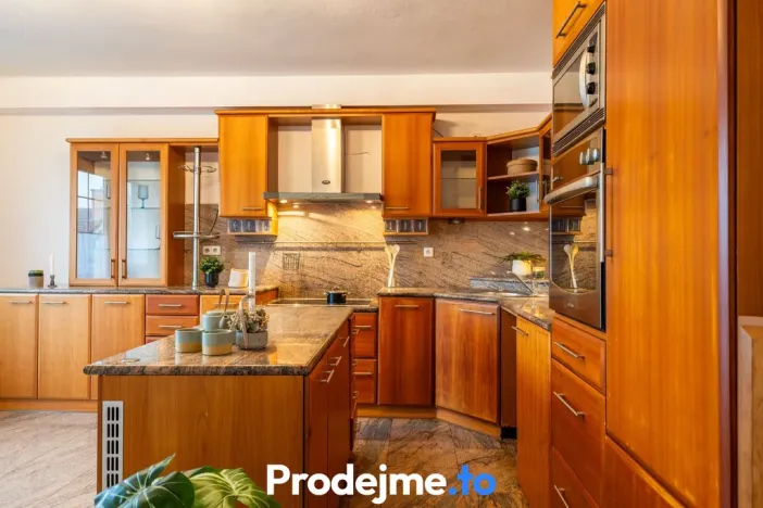 Pronájem bytu 3+1, Znojmo, náměstí Svobody, 95 m2