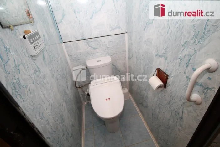 Prodej bytu 3+1, Karlovy Vary - Rybáře, Severní, 84 m2