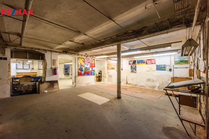 Prodej výrobních prostor, Brno - Maloměřice, Karlova, 768 m2