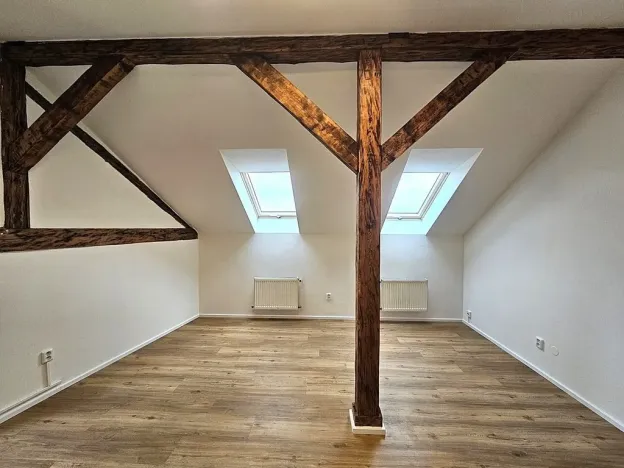 Pronájem kanceláře, Praha, Vinopalnická, 104 m2