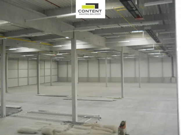 Pronájem výrobních prostor, Úžice, 5667 m2