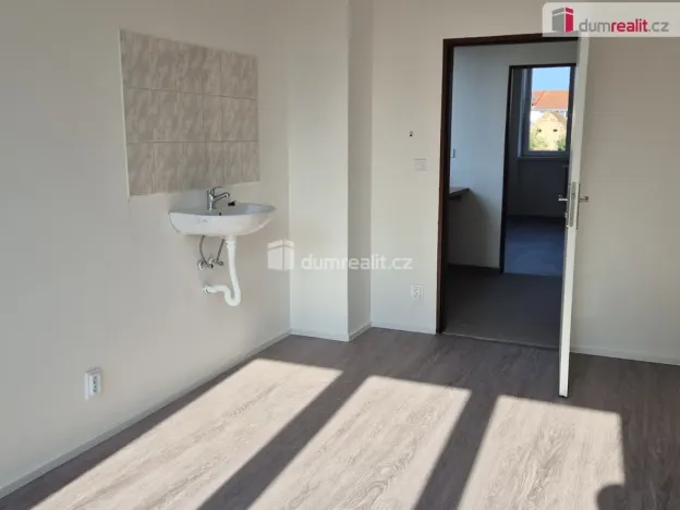 Pronájem komerční nemovitosti, České Budějovice - České Budějovice 2, Na Zlaté stoce, 15 m2