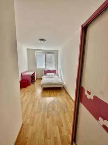 Prodej bytu 3+kk, Praha - Vysočany, Poděbradská, 78 m2