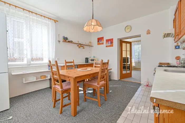 Pronájem bytu 4+1, Veverská Bítýška, Na Bílém potoce, 96 m2