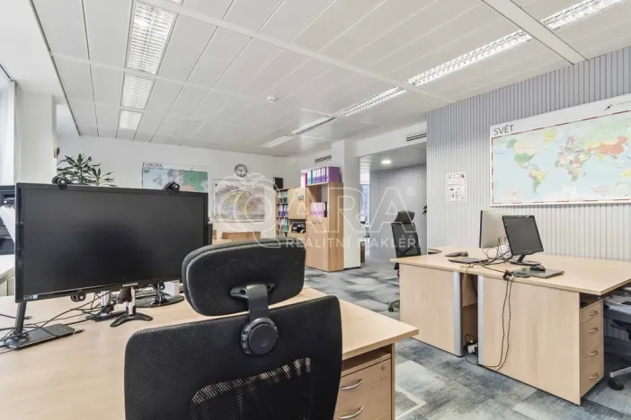 Pronájem kanceláře, Praha - Dejvice, Evropská, 318 m2