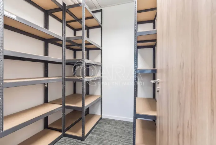 Pronájem kanceláře, Praha - Dejvice, Evropská, 318 m2