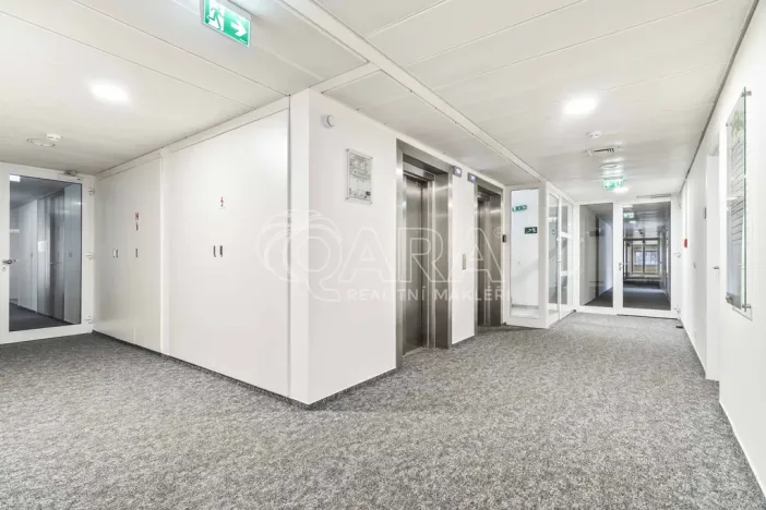 Pronájem kanceláře, Praha - Dejvice, Evropská, 318 m2