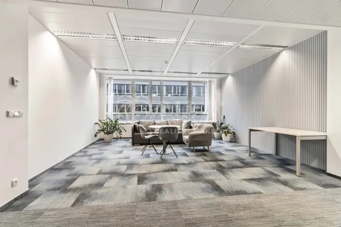 Pronájem kanceláře, Praha - Dejvice, Evropská, 236 m2