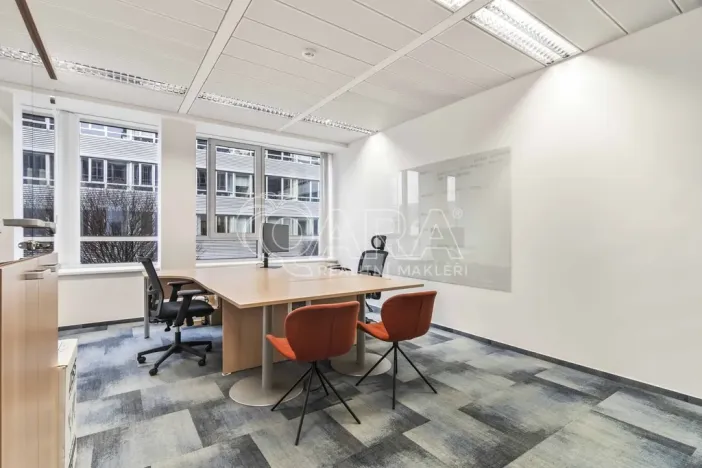 Pronájem kanceláře, Praha - Dejvice, Evropská, 236 m2