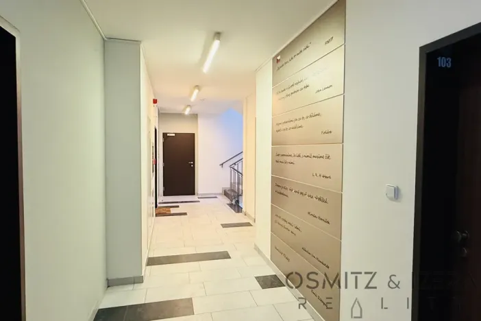 Pronájem bytu 1+kk, Praha - Horní Měcholupy, Padovská, 35 m2