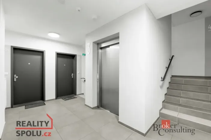 Pronájem bytu 1+kk, Plzeň - Skvrňany, Františka Kováříka, 41 m2