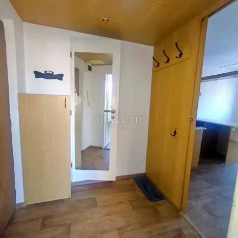 Pronájem bytu 2+1, Karlovy Vary, Krymská, 51 m2