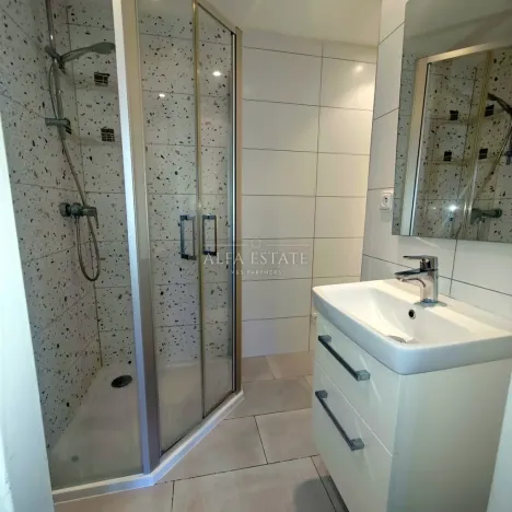 Pronájem bytu 2+1, Karlovy Vary, Krymská, 51 m2