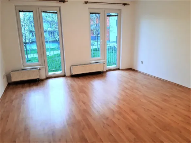 Pronájem bytu 1+kk, Praha - Strašnice, Názovská, 35 m2