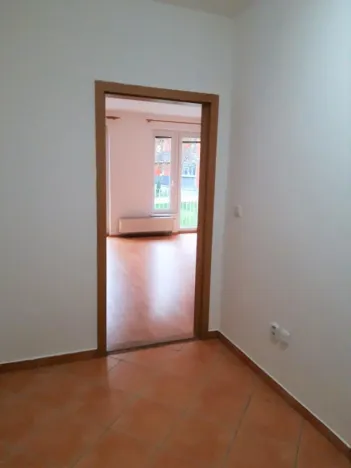 Pronájem bytu 1+kk, Praha - Strašnice, Názovská, 35 m2