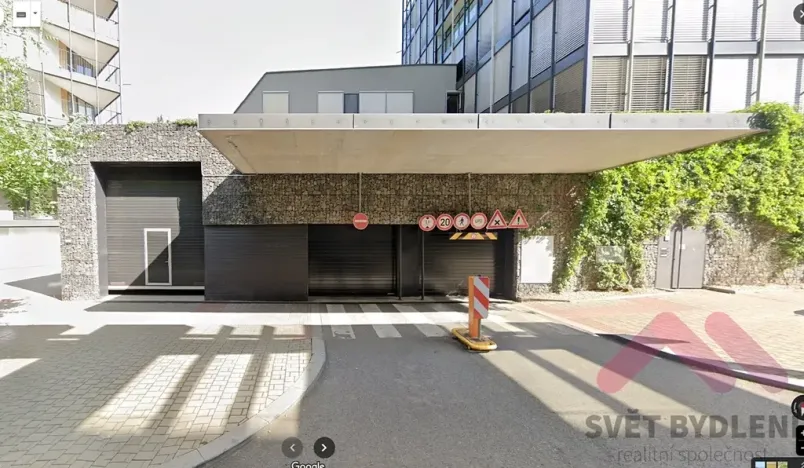 Pronájem bytu 1+kk, Praha - Žižkov, Pitterova, 66 m2